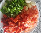Foto del paso 1 de la receta: Arroz con costilla, calamar y gambas
