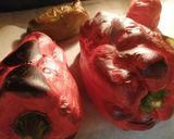 Une image de l'étape 1 de Sauce aux deux poivrons. Rouge et vert.