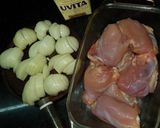 Foto del paso 1 de la receta: Muslos de pollo "encebollados" sin tacc