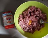 Foto del paso 1 de la receta: Espaguetis con mini albóndigas y salsa de tomate