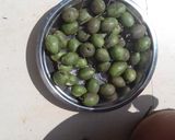 A picture of step 1 of Sweet and sour olive pickle.