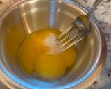 A picture of step 4 of Soufflé egg omelette.