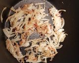 Une image de l'étape 2 de Lentilles vertes aux lardons et aux légumes.