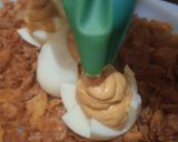 A picture of step 5 of Hard boiled egg chicks.