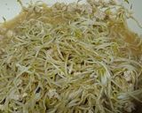 Hình bước làm 1 của món Giá xào thịt xay