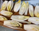 Une image de l'étape 1 de Endives ail, persil, balsamique braisées.