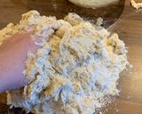 A picture of step 2 of Tear and share garlic bread.