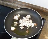 Foto del paso 1 de la receta: Tortilla de boletus y queso