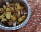 A picture of step 2 of Sukha aloo ki sabji.
