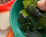 Foto del paso 2 de la receta: Spaghetti con verduras, salsas asiáticas y alga wakame