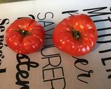 Une image de l'étape 1 de Salade de tomates et poivrons rouges grillés à la mozzarella et coriandre.