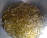 Foto del passaggio 1 della ricetta Spaghetti con patate, zafferano e finocchietto selvatico