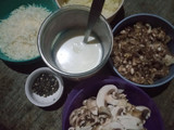 Champignon Mushroom Cream Soup with Safronq