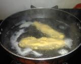 A picture of step 1 of Gatte ki subji.
