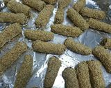صورة لخطوة 12 من وصفة اصابع التمر بالسمسم طعم ولا ارروع 😋😋😋