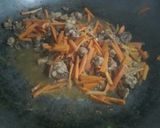 Foto langkah ke 3 dari resep Bihun goreng isi ayam orak arik telur.