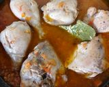 Foto del paso 4 de la receta Muslos de pollo con verduras y aceitunas