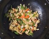 Foto langkah ke 3 dari resep Tumis Ayam Sayuran.