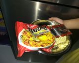 Foto langkah ke 2 dari resep Kimchi Ramyun.