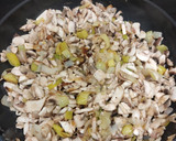 Foto del paso 1 de la receta: Pechuga de pollo con salsa de setas y arroz blanco
