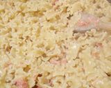 A picture of step 3 of Pasta with smoked salmon and chives.
