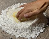 Foto del paso 3 de la receta: Medialunas (sin manteca)