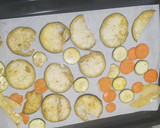 Foto del paso 2 de la receta: Chips vegetales crujientes (al horno)