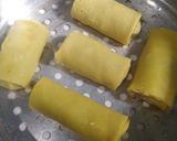 Foto langkah ke 5 dari resep *Egg Chicken Roll*.