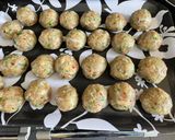A picture of step 3 of Chicken Chilli Cheese Balls:.