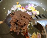 รูปขั้นตอนการทำที่ 4 ของ หมูผัดกะปิ