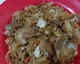 Foto langkah ke 4 dari resep Kwetiaw goreng.