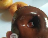 Foto langkah ke 5 dari resep Donat Coklat Resep Praktis.