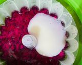 Foto langkah ke 4 dari resep 561. Puding Buah Naga Merah Putih.