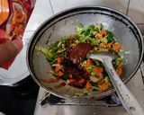 A picture of step 4 of Mix vegetable spaghetti.