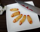 Hình bước làm 5 của món Bánh quy phô-mai,bơ ngón tay cho lễ Halloween.