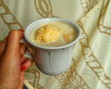 Foto del paso 3 de la receta: Café con leche y helado de vainilla ☕🍨 (Especial domingo!) 🏡