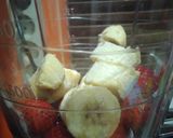 Foto langkah ke 4 dari resep Smoothie Stroberi Oatmeal.
