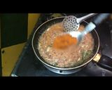 A picture of step 9 of Garlic gravy.