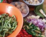 Foto langkah ke 1 dari resep Tumis Buncis Telur Puyuh Kecap.