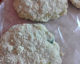 Foto del paso 2 de la receta: Croquetas de arvejas partidas con queso fresco Sin Huevos