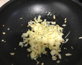 Foto del paso 3 de la receta: Spaghetti Vongole Bianco fácil