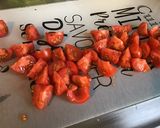 Une image de l'étape 8 de Salade de poulet aux tomates, courgette et jeunes pousses sauce ciboulette olive.
