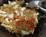 Foto langkah ke 3 dari resep Mie Goreng Pattaya.