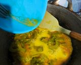 Foto langkah ke 3 dari resep Oseng Pare Telur Jamur.