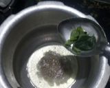 A picture of step 2 of મકાઈ નો ચેવડો.