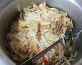 A picture of step 6 of Chicken chowmein.