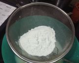 A picture of step 4 of Mango Swiss rolls.