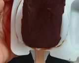 A picture of step 4 of Cakesicle.