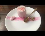 A picture of step 2 of Rose Milkshake With Nuts.