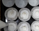 Foto langkah ke 2 dari resep Mini Pavlova Chocovanila Cream.